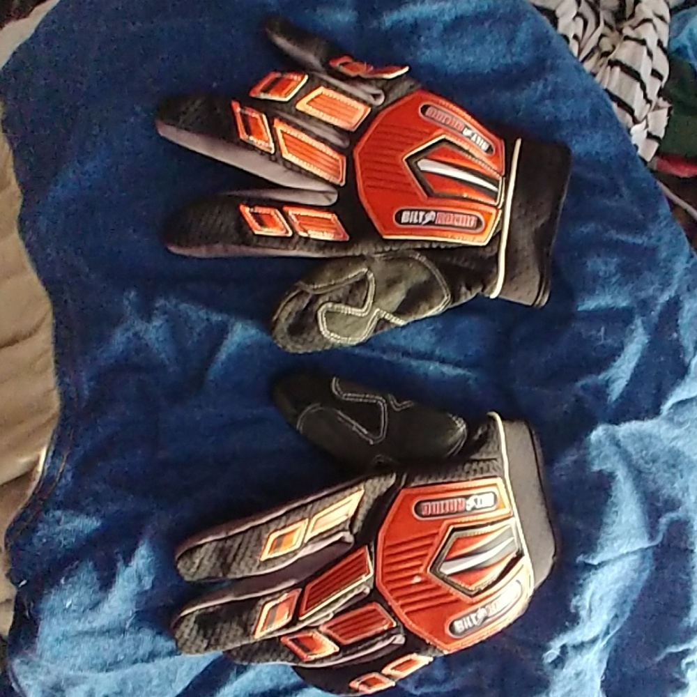 Bilt racing gloves